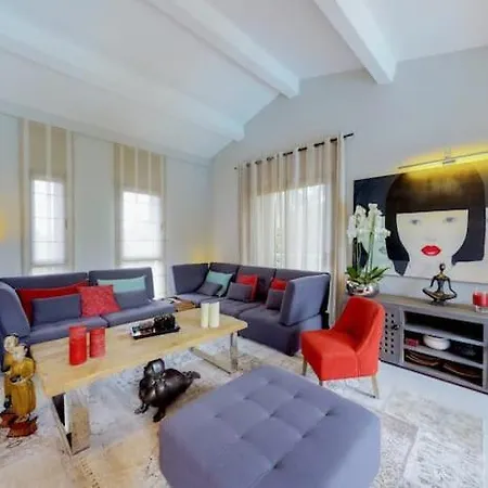 Before Making A Request, Read My Host Profile At Bottom Of Page # Luxury Modern 5-Bedroom Villa Retreat In Saint-Tropez Villa Saint-Tropez