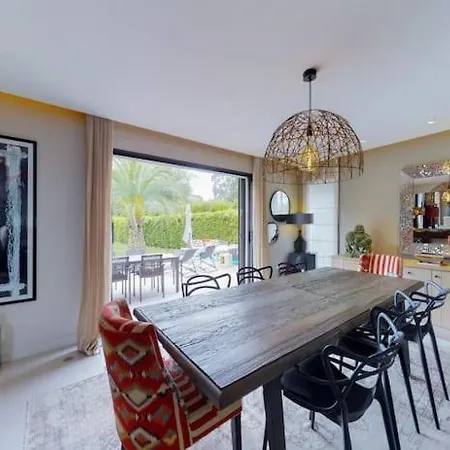 Before Making A Request, Read My Host Profile At Bottom Of Page # Luxury Modern 5-Bedroom Villa Retreat In Saint-Tropez Saint-Tropez